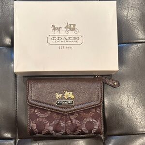 NWOT - Coach Brown Signature Compact Wallet with Gold Logo